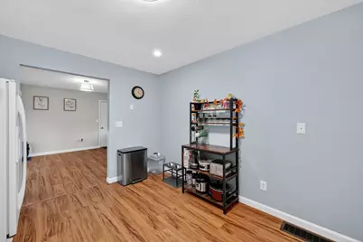 98 Fox Woods Dr, Springfield, MA 01129 - Photo 11