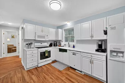 98 Fox Woods Dr, Springfield, MA 01129 - Photo 9