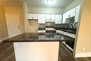 140 Chestnut St, Springfield, MA 01103 - Photo 1