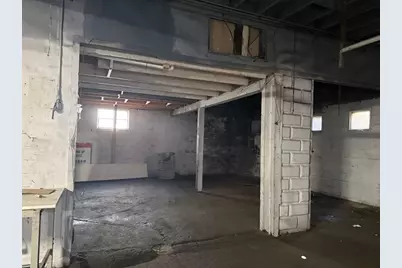 31 Scott St, New Bedford, MA 02744 - Photo 11