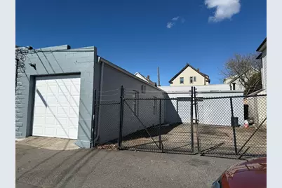 31 Scott St, New Bedford, MA 02744 - Photo 3