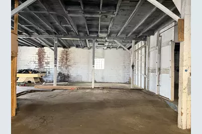 31 Scott St, New Bedford, MA 02744 - Photo 17