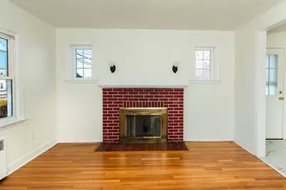 804 County St, Somerset, MA 02726 - Photo 9