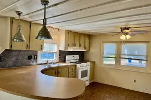 56 Contessa Ln, Springfield, MA 01119 - Photo 3