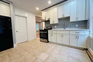 28 Melbourne St, Boston, MA 02124 - Photo 5