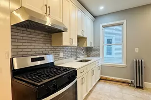 28 Melbourne St, Boston, MA 02124 - Photo 7