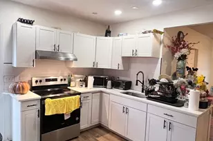 18 Greenacre Square, Springfield, MA 01105 - Photo 3