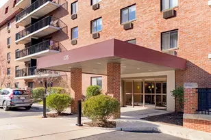 135 Pleasant St, Brookline, MA 02446 - Photo 15