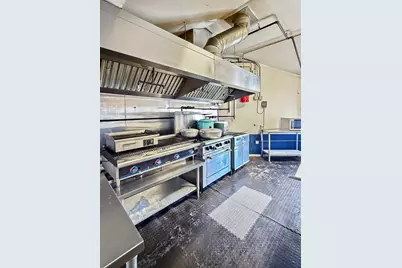 301 Lancaster St, Leominster, MA 01453 - Photo 13