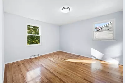 164 Bradley St, Lowell, MA 01850 - Photo 25