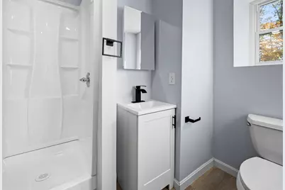 164 Bradley St, Lowell, MA 01850 - Photo 15