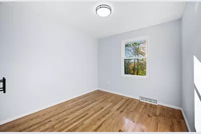 164 Bradley St, Lowell, MA 01850 - Photo 31