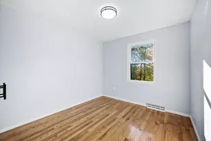 164 Bradley St, Lowell, MA 01850 - Photo 31