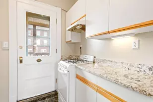 15 Lynde St, Salem, MA 01970 - Photo 11