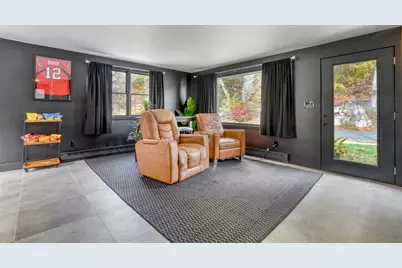 38 Appleton St, Saugus, MA 01906 - Photo 5