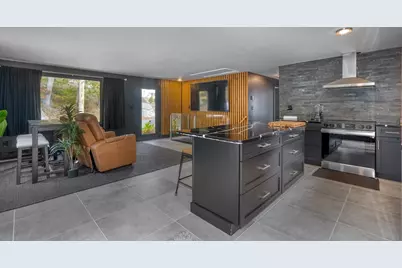 38 Appleton St, Saugus, MA 01906 - Photo 7