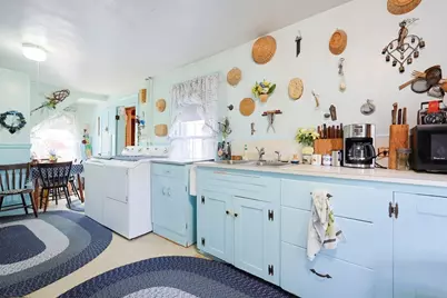 38 W Main St, Millbury, MA 01527 - Photo 13