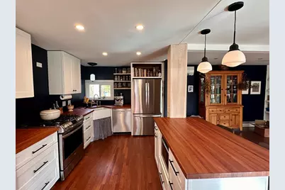 33 Williams St, Buckland, MA 01370 - Photo 5