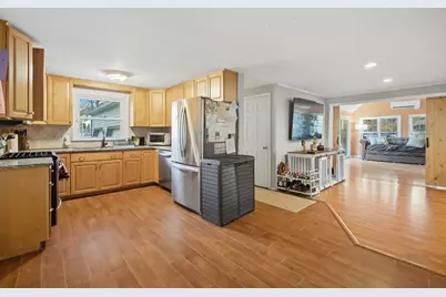 72 Tanglewood Dr, East Longmeadow, MA 01028 - Photo 13