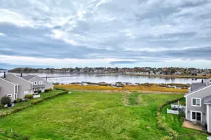 19 Harbourside Rd, Quincy, MA 02171 - Photo 37