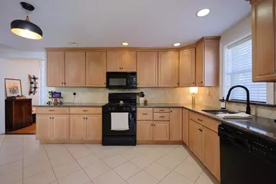107 Minot St, Boston, MA 02122 - Photo 11