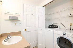 200 Ledgewood Dr, Stoneham, MA 02180 - Photo 27