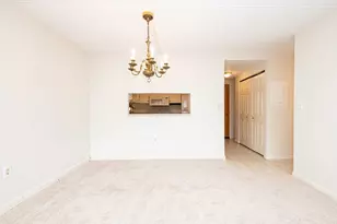 200 Ledgewood Dr, Stoneham, MA 02180 - Photo 15