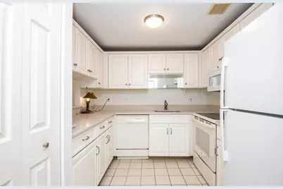 200 Ledgewood Drive #505, Stoneham, MA 02180 - Photo 7