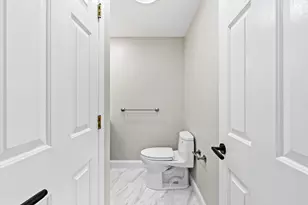 58 Merrimac St, Newburyport, MA 01950 - Photo 21