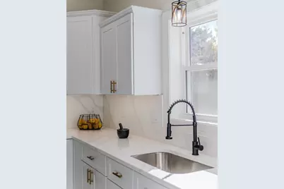 135 Thompson St, Palmer, MA 01069 - Photo 3