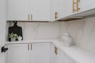 135 Thompson St, Palmer, MA 01069 - Photo 7