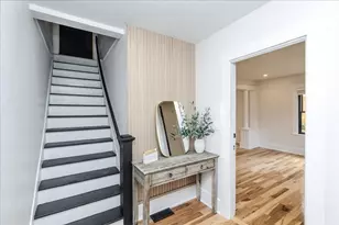 39 Trask St, Beverly, MA 01915 - Photo 3