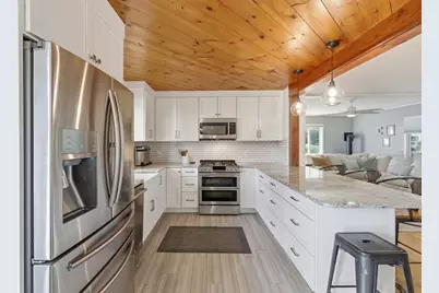 17 Alberta Ave, Newburyport, MA 01950 - Photo 9