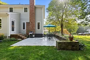 19 Wildflower Dr, Sutton, MA 01590 - Photo 5