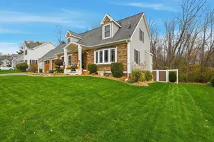 25 Angelica Dr, Springfield, MA 01129 - Photo 3