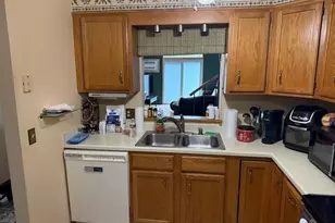 1 Pondview Dr, Pittsfield, MA 01201 - Photo 3