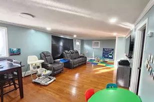 24 Court St, Methuen, MA 01844 - Photo 7