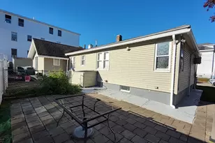 24 Court St, Methuen, MA 01844 - Photo 5