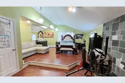 24 Court St, Methuen, MA 01844 - Photo 9