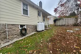 16 Winona Ave, Fairhaven, MA 02719 - Photo 3