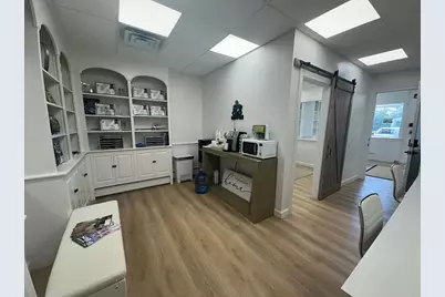 439 Boston Post Road, Weston, MA 02493 - Photo 5