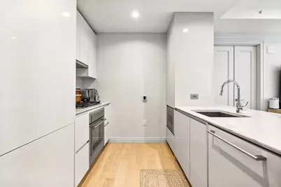 135 Seaport Blvd #906, Boston, MA 02210 - Photo 3