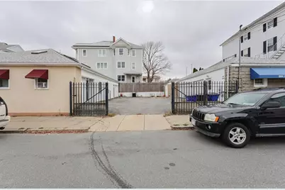 273 Tremont St, Fall River, MA 02720 - Photo 35