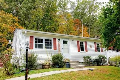 206 Treetop Ave, Springfield, MA 01118 - Photo 1