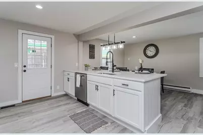 7 Webb Ct, Ware, MA 01082 - Photo 3