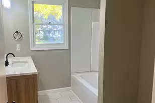 192 Pleasant St, Leominster, MA 01453 - Photo 11