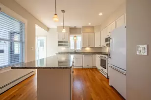 151r Methuen St, Lowell, MA 01850 - Photo 5