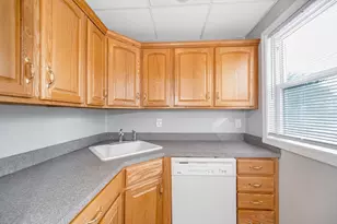 62 W 3rd St, Lowell, MA 01850 - Photo 13