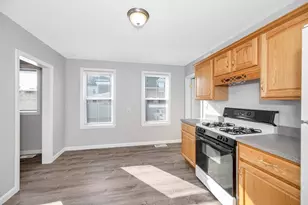 62 W 3rd St, Lowell, MA 01850 - Photo 15