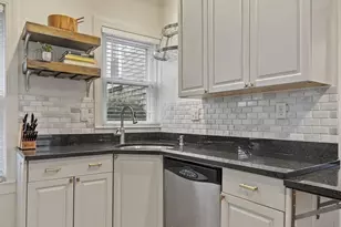 192 W Fifth St, Boston, MA 02127 - Photo 11
